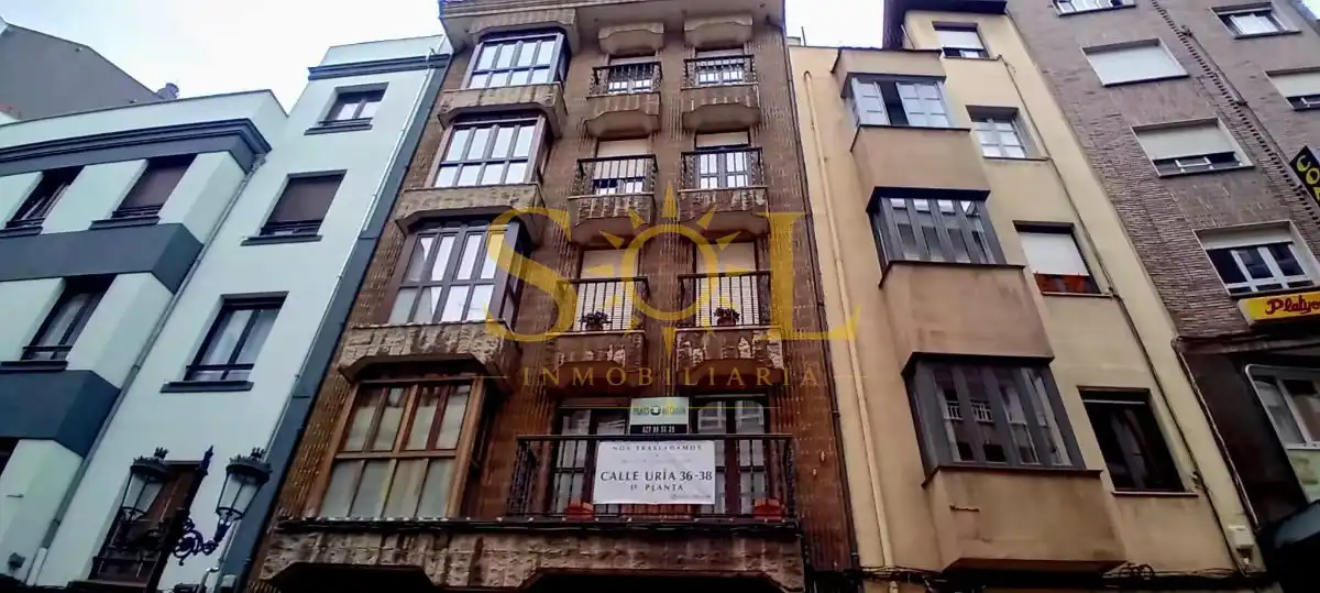 Office space with terrace for sale in Calle Covadonga