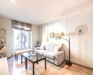 Living room of Flat to rent in  Madrid Capital  with Air Conditioner and Terrace