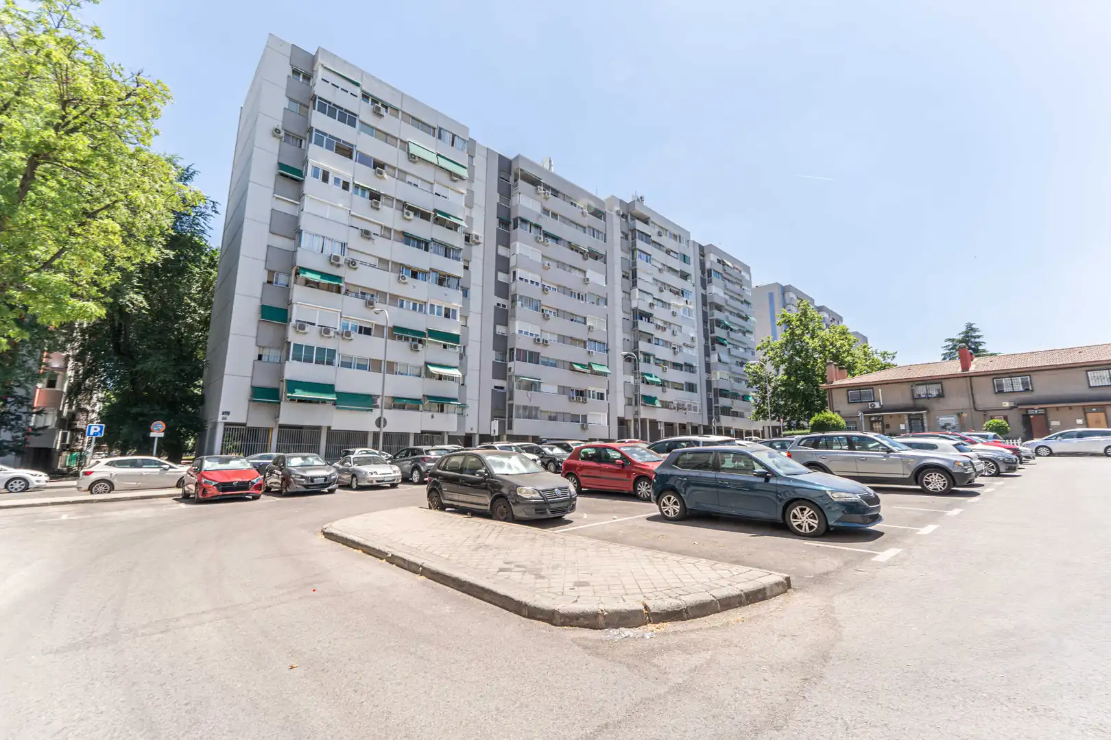 Parking of Flat for sale in Madrid  with Heating, Terrace and Furnished