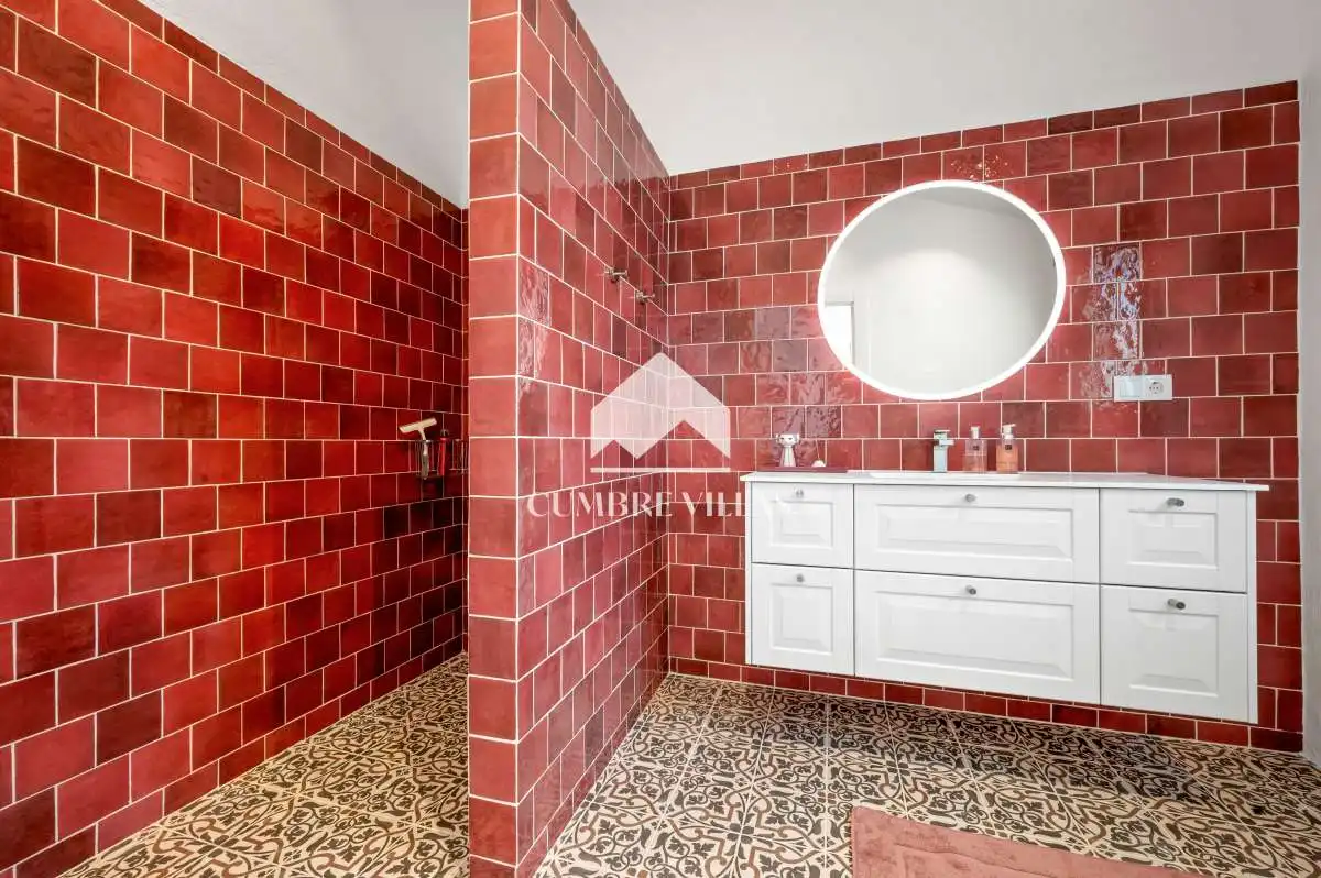 Bathroom of Houses for sale in Almuñécar  with Private garden, Terrace and Storage room