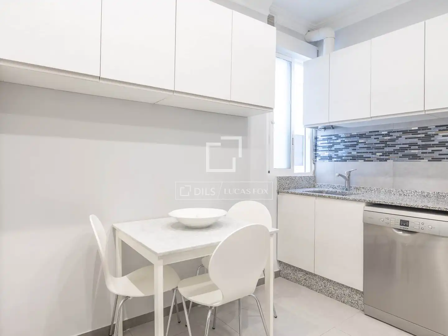 Kitchen of Flat for rent in Valencia  with Air Conditioner, Parquet flooring and Furnished