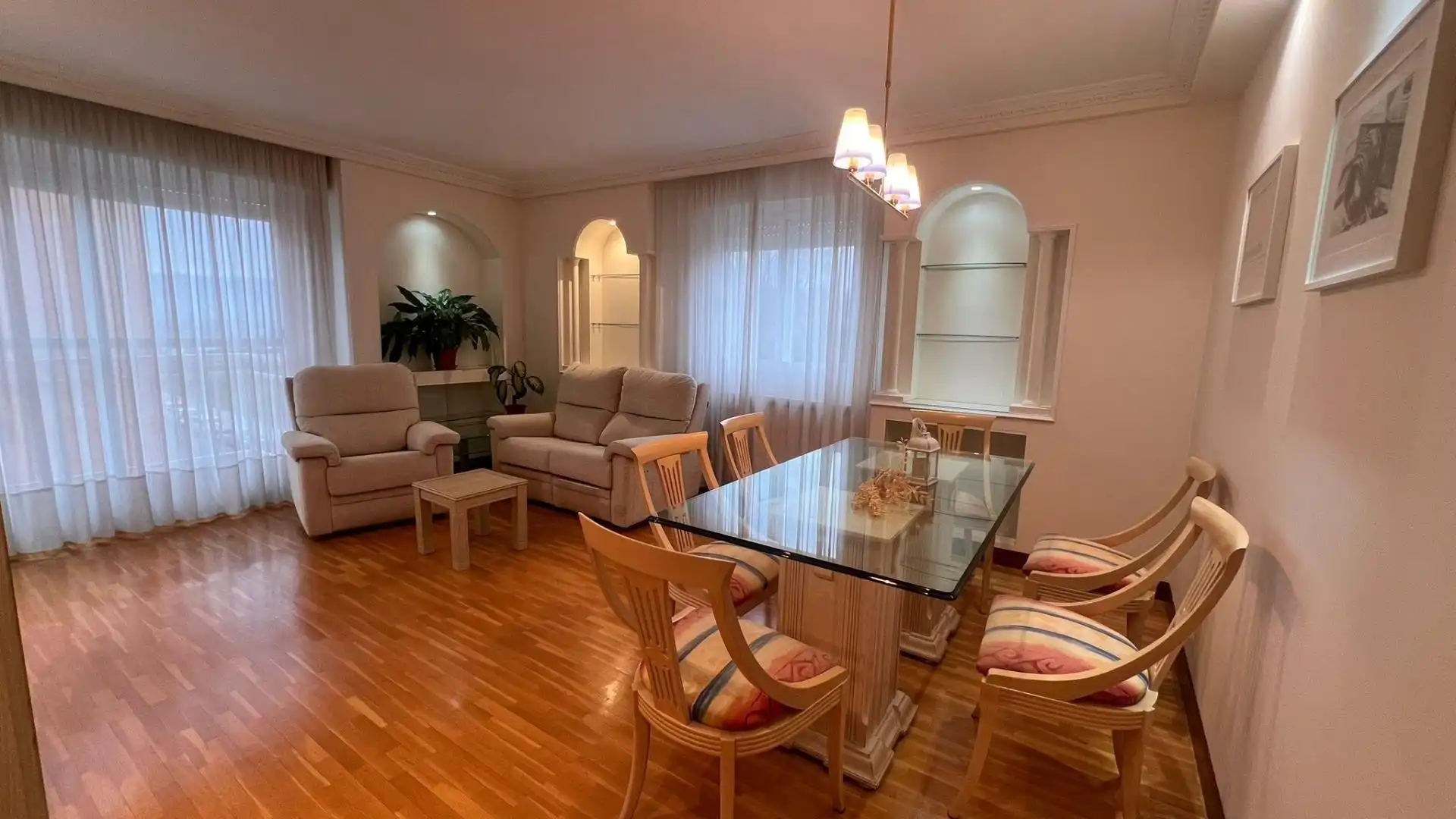 Dining room of Flat for rent in  Pamplona / Iruña  with Heating, Parquet flooring and Furnished