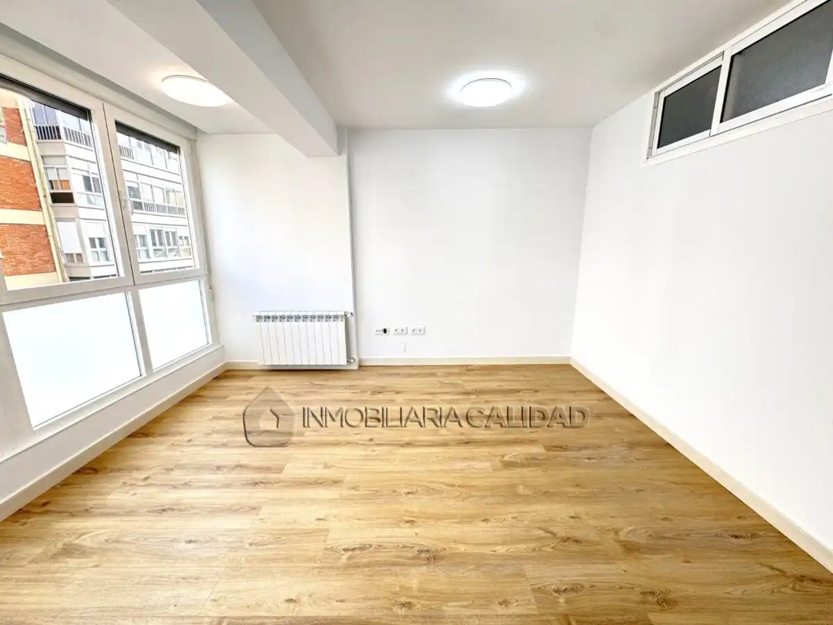 Piso en venta en Burgos con Calefacción