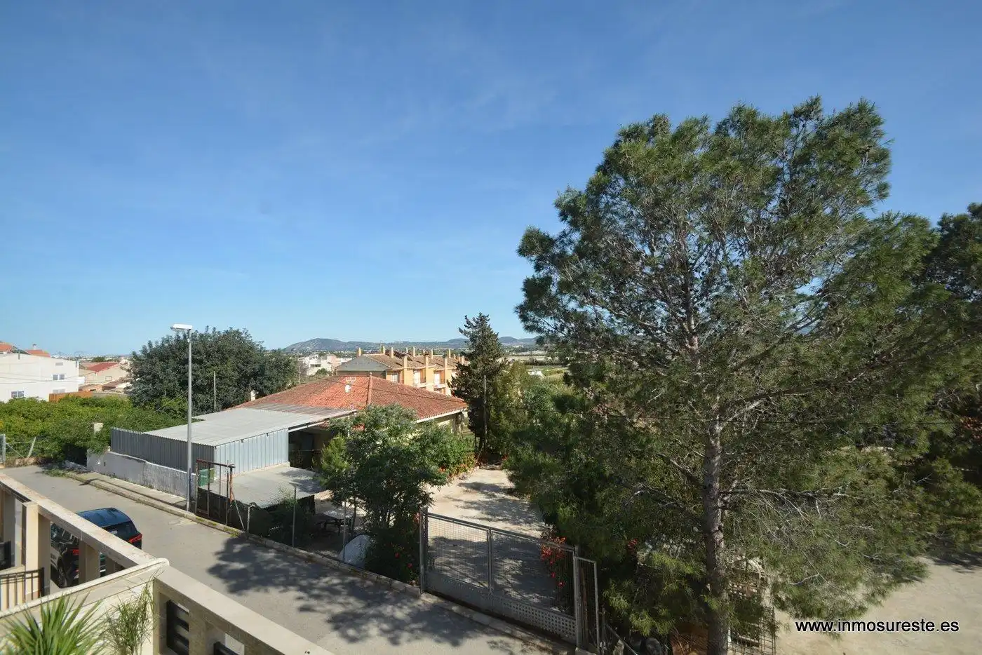 Vista exterior de Casa adosada en venda en Orihuela amb Aire condicionat, Terrassa i Balcó