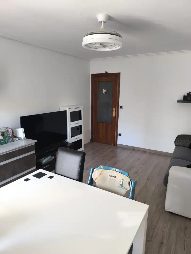 Living room of Flat for sale in Zaragoza  with Air Conditioner, Heating and Terrace