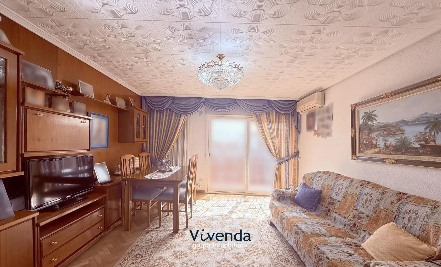 Living room of Flat for sale in  Madrid Capital  with Air Conditioner, Heating and Parquet flooring
