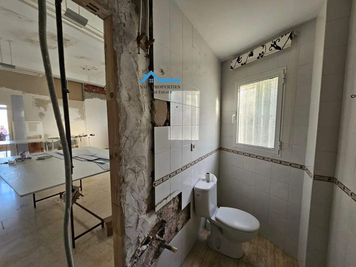 Baño de Local en venta en La Nucia con Terraza