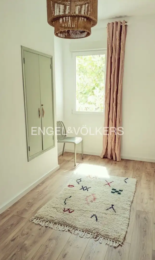 Schlafzimmer von Wohnung zur Miete in Valencia mit Klimaanlage, Heizung und Parkett