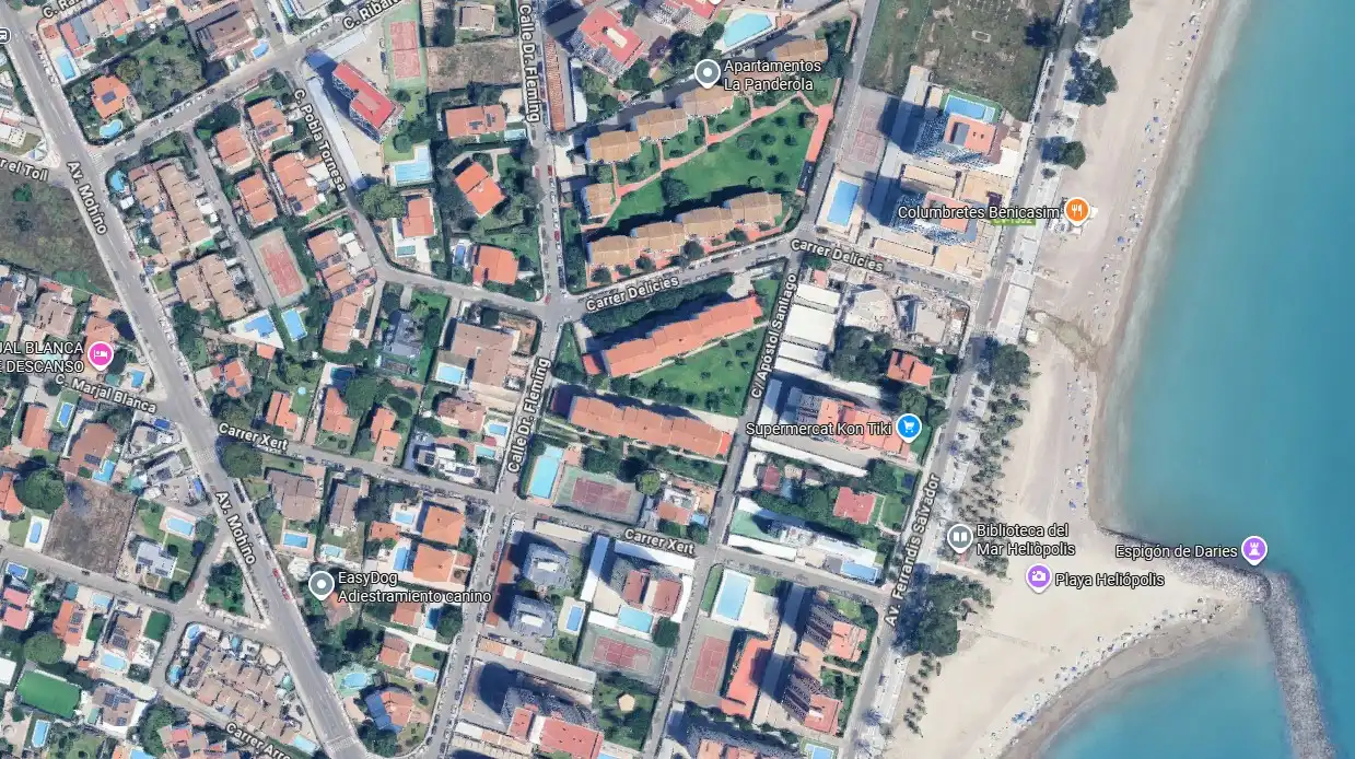 Vista exterior de Casa adosada en venda en Benicasim / Benicàssim amb Terrassa, Moblat i Forn