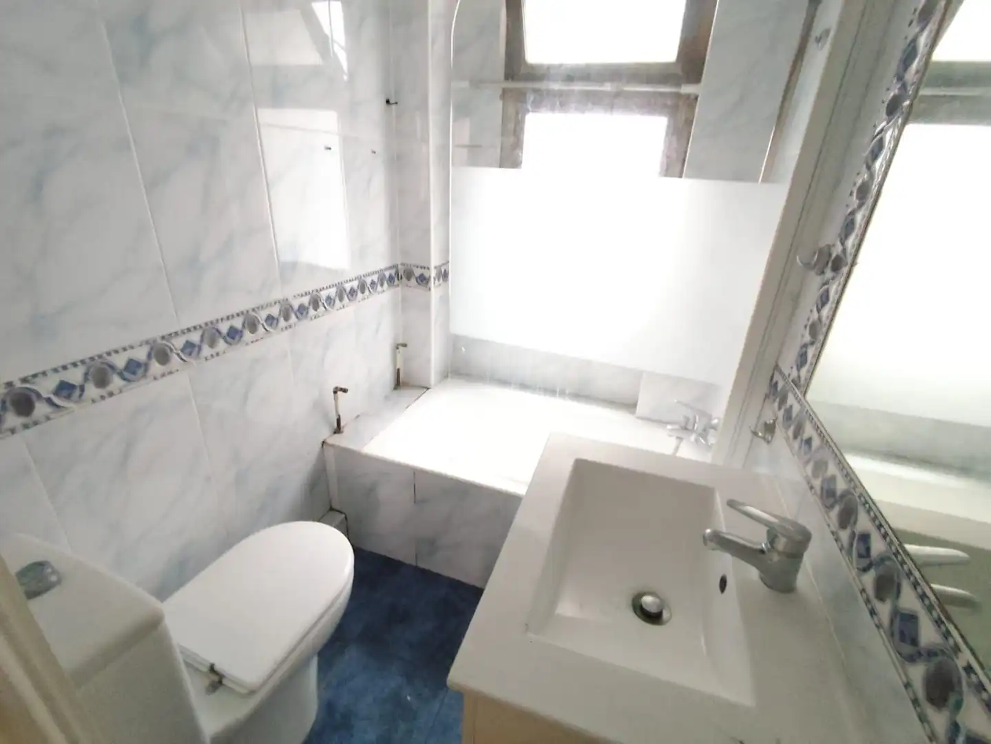 Baño de Piso en venta en Erandio con Calefacción, Terraza y Trastero