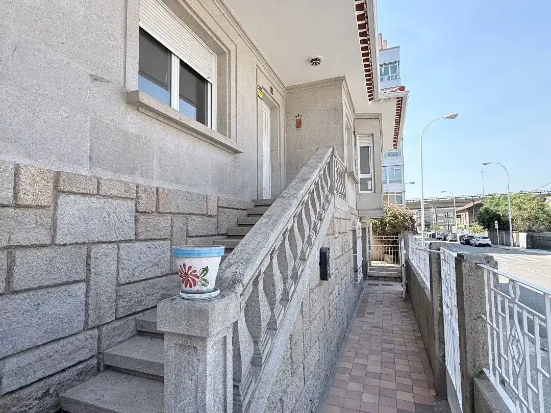 Vista exterior de Casa o xalet en venda en Pontevedra Capital 