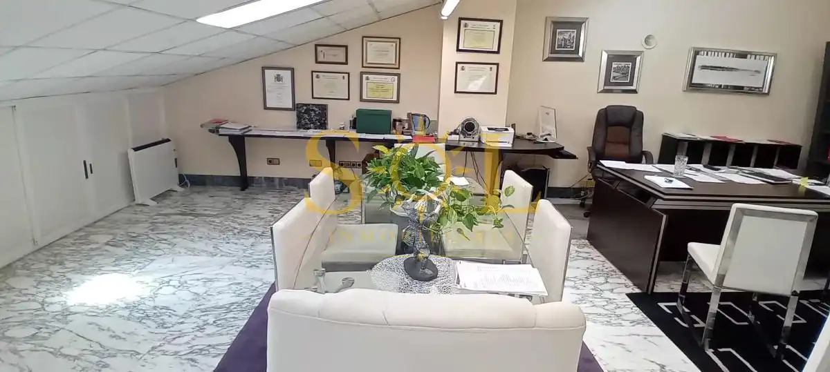 Ufficio con ascensore in vendita a Calle Burgo Nuevo