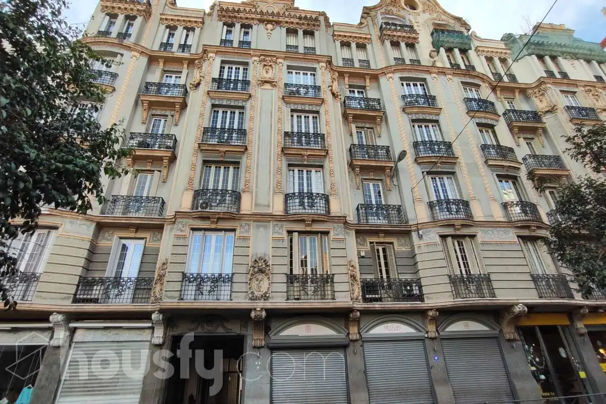 Vista exterior de Local de alquiler en Madrid