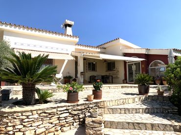Casa rústica en venda a Urbanitzacions
