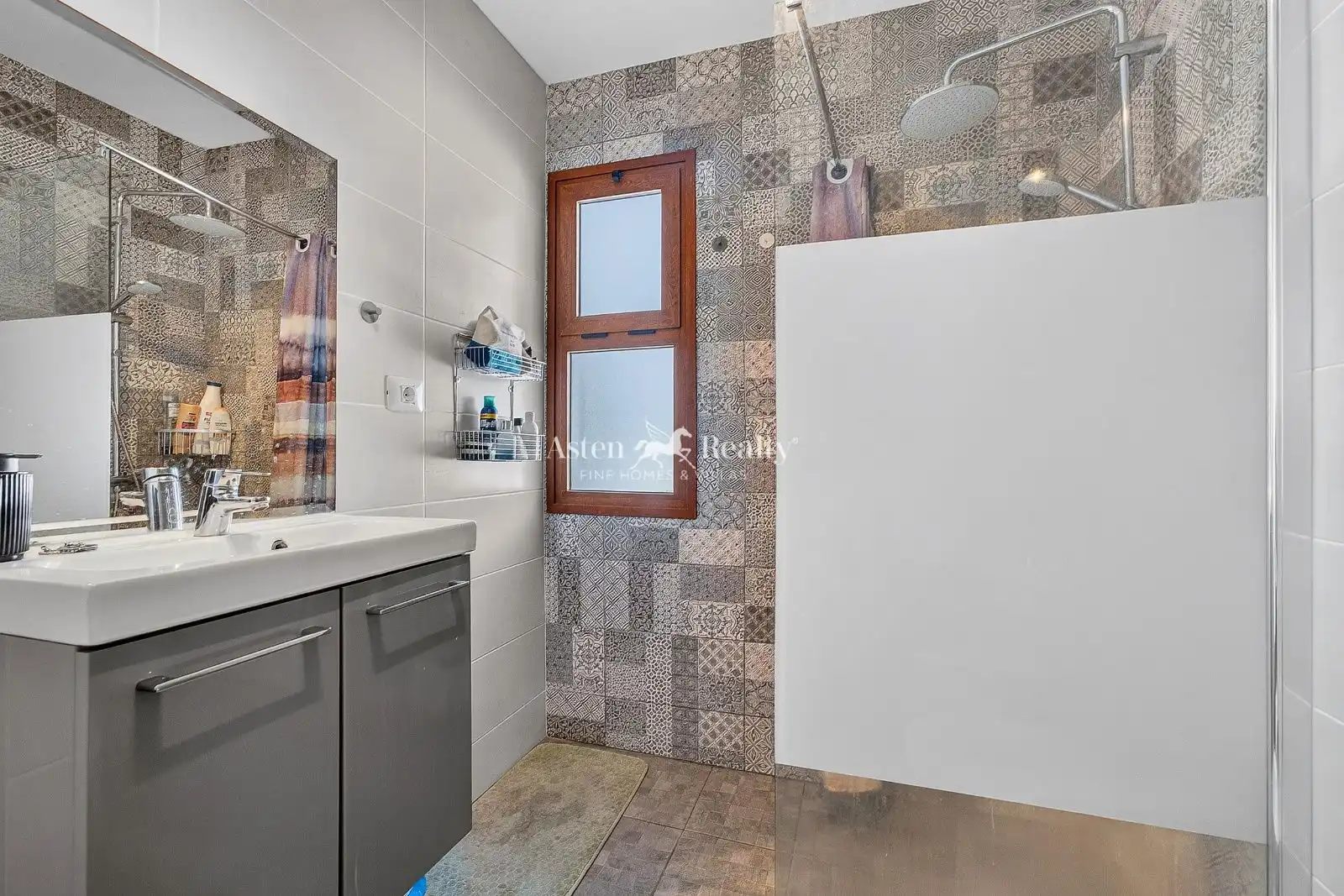 Bathroom of Flat for sale in Adeje  with Terrace and Furnished