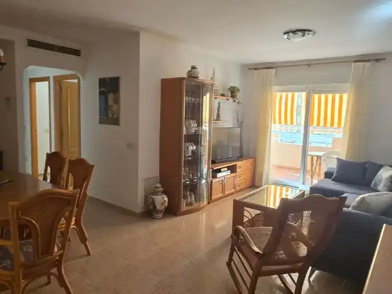 Wohnzimmer von Wohnung zum Verkauf in Gandia mit Klimaanlage, Terrasse und Schwimmbad