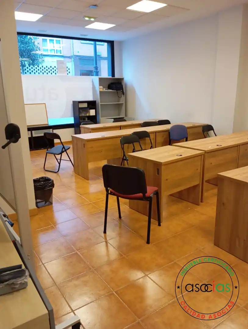 Büro zum Verkauf in Oviedo  mit Heizung