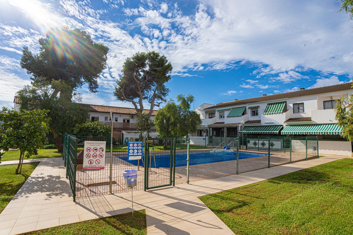 Jardí de Casa o xalet en venda en Vélez-Málaga amb Jardí privat, Terrassa i Traster
