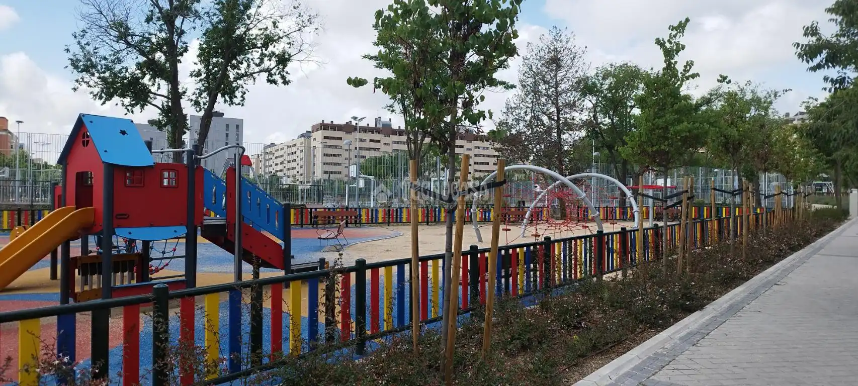 Vista exterior de Piso en venta en Madrid con Calefacción