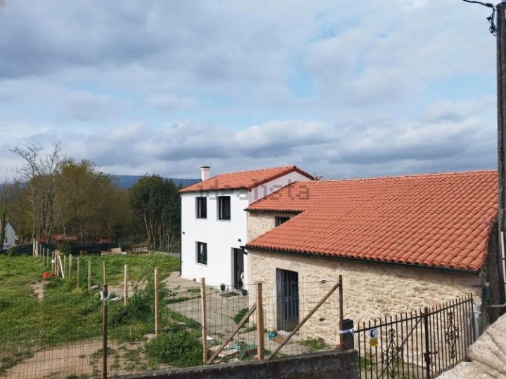 Vista exterior de Casa o xalet en venda en Ames amb Calefacció i Jardí privat