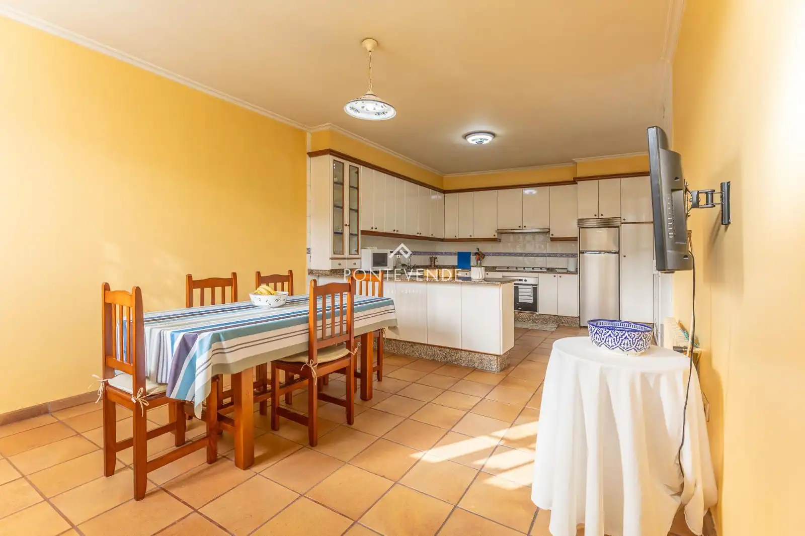 Cuina de Casa o xalet en venda en Vilaboa amb Calefacció, Terrassa i Traster