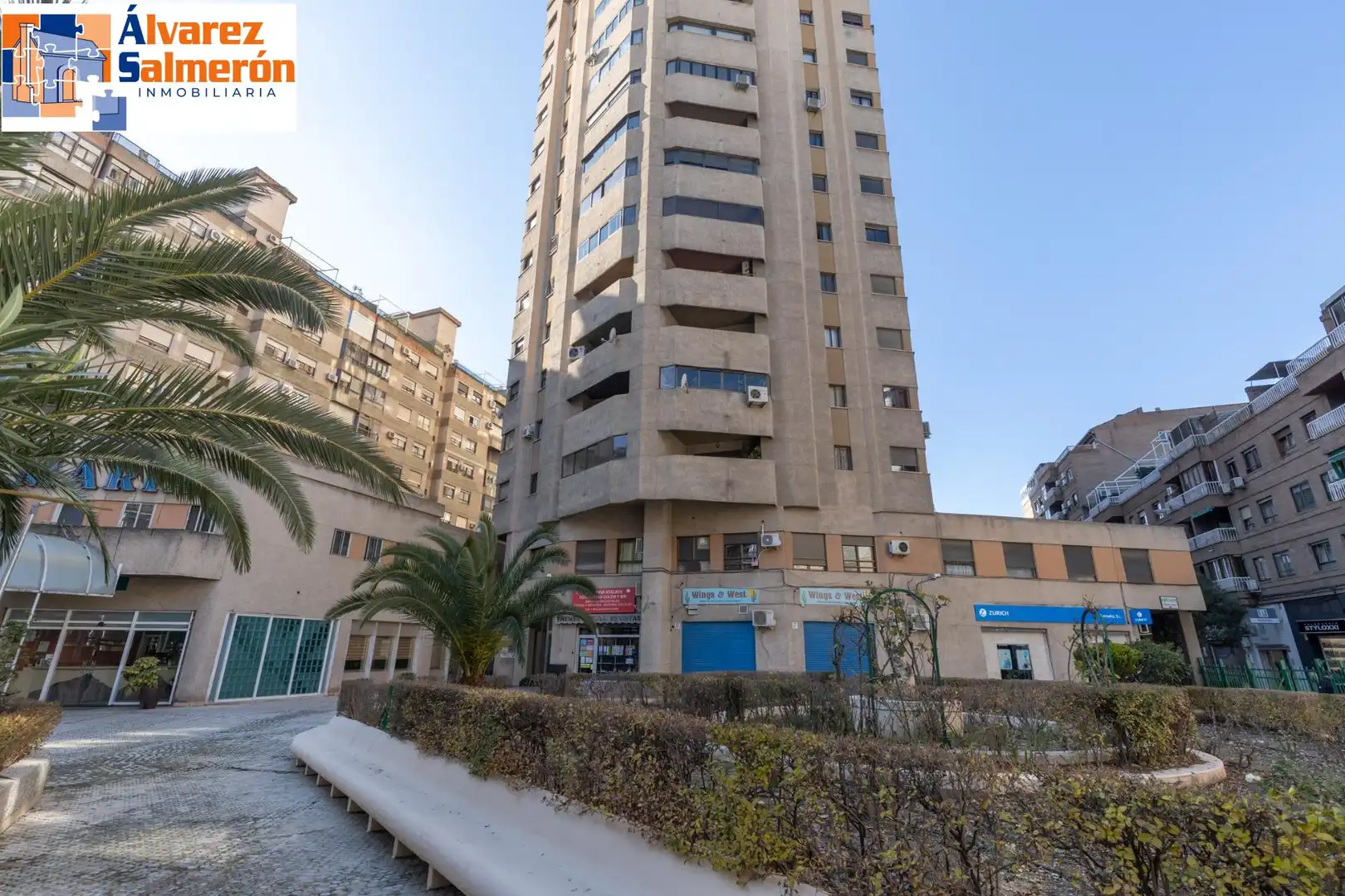 Exterior view of Flat for sale in  Granada Capital