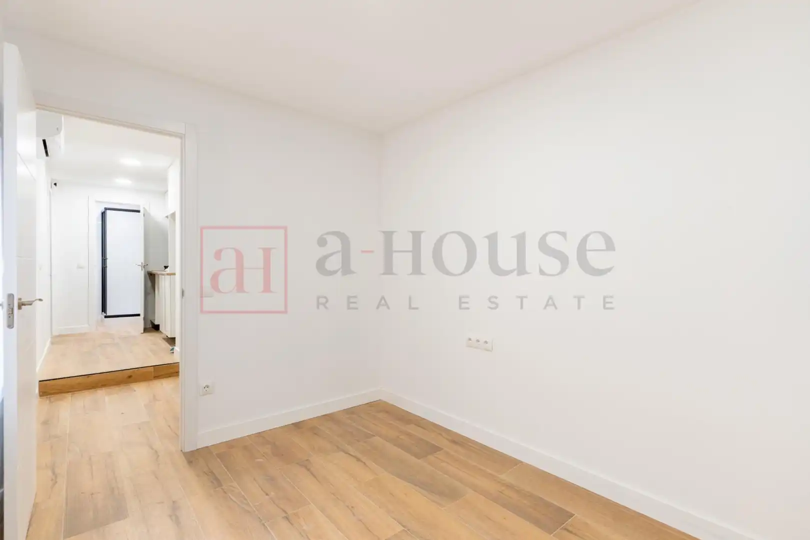 Habitación de Local en venta en Madrid con Aire acondicionado