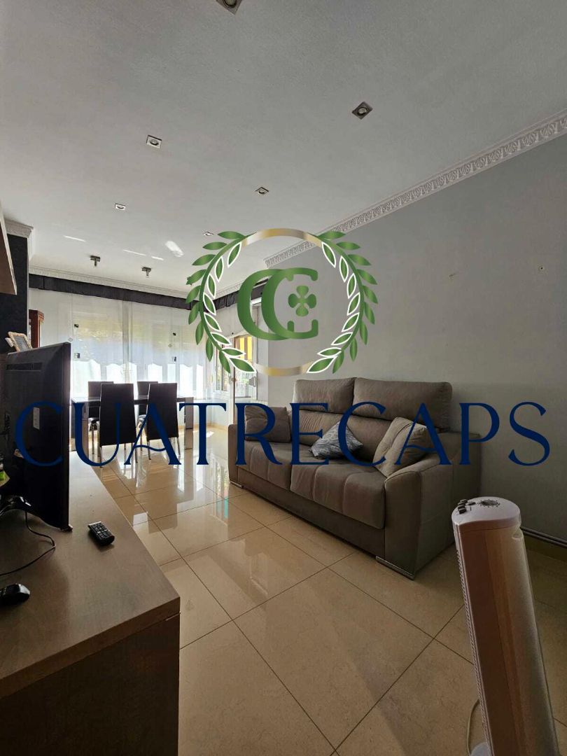 Living room of Flat for sale in  Barcelona Capital  with Air Conditioner, Heating and Furnished