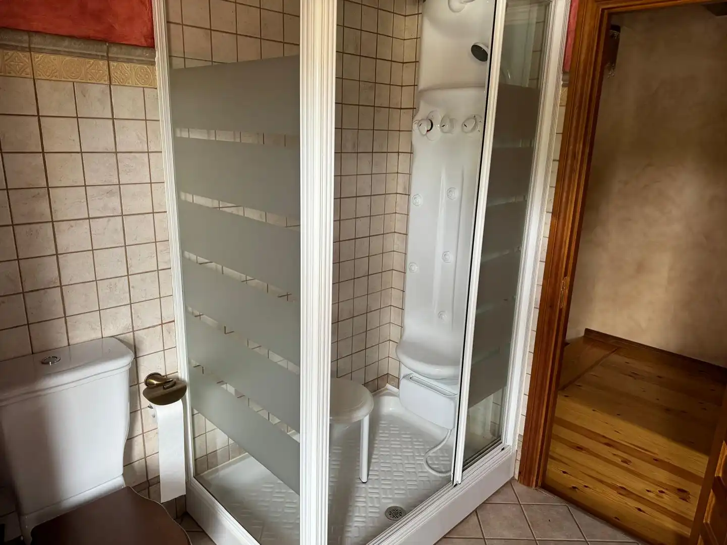 Bathroom of Houses for sale in Begonte  with Heating, Private garden and Furnished