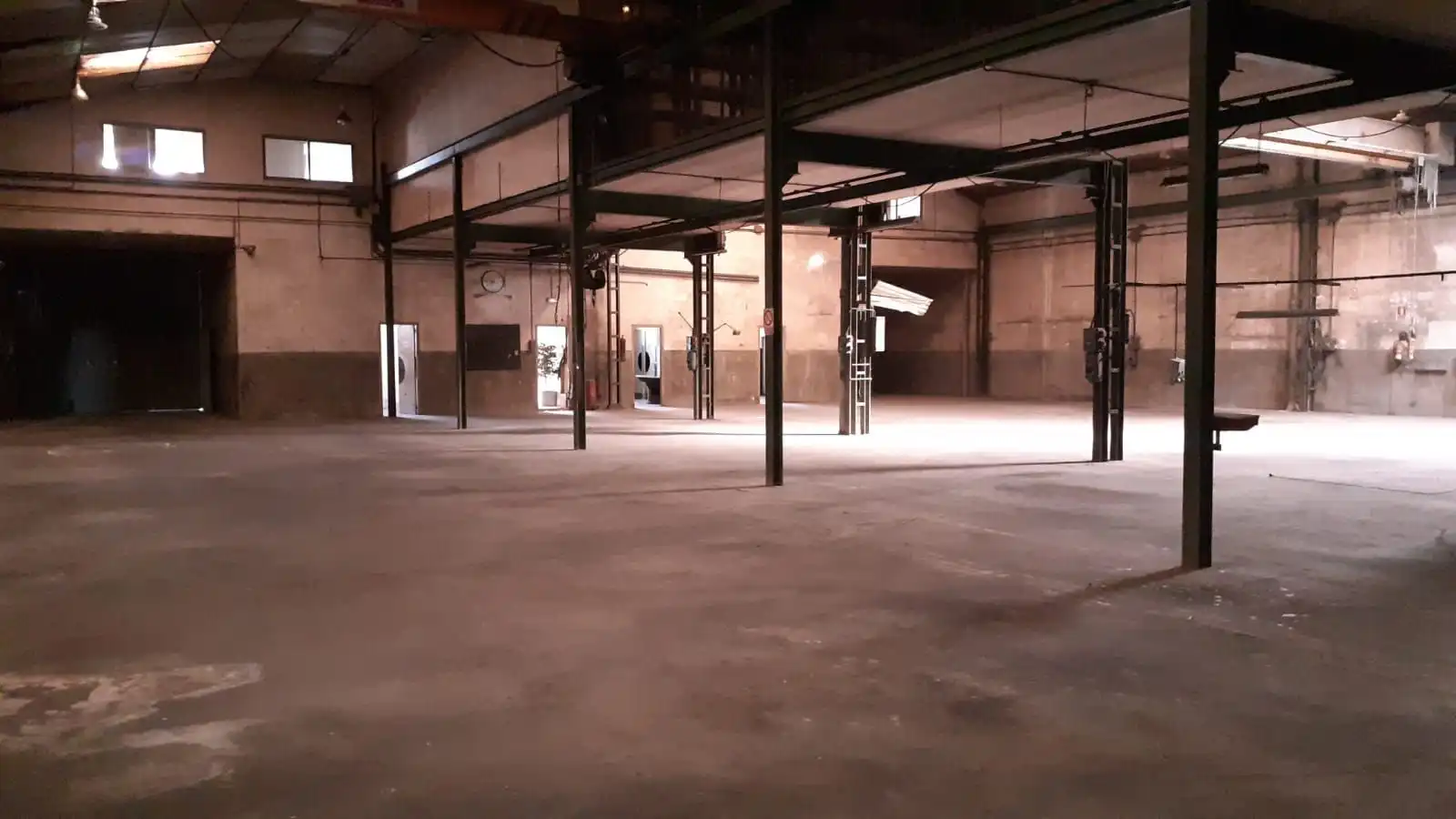 Industrial buildings for sale in Palau-solità i Plegamans