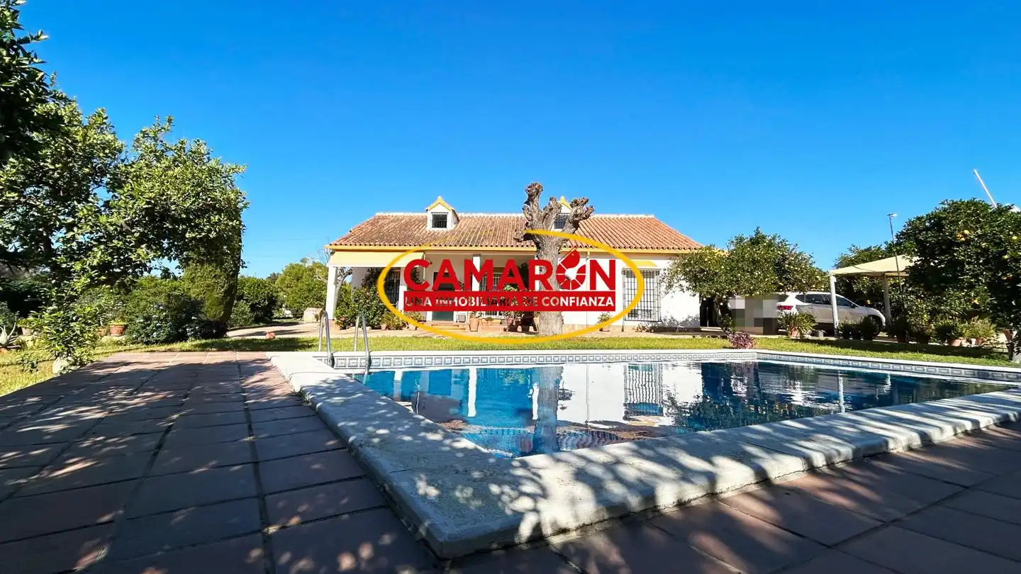 Jardí de Finca rústica en venda en Coria del Río amb Jardí privat i Piscina