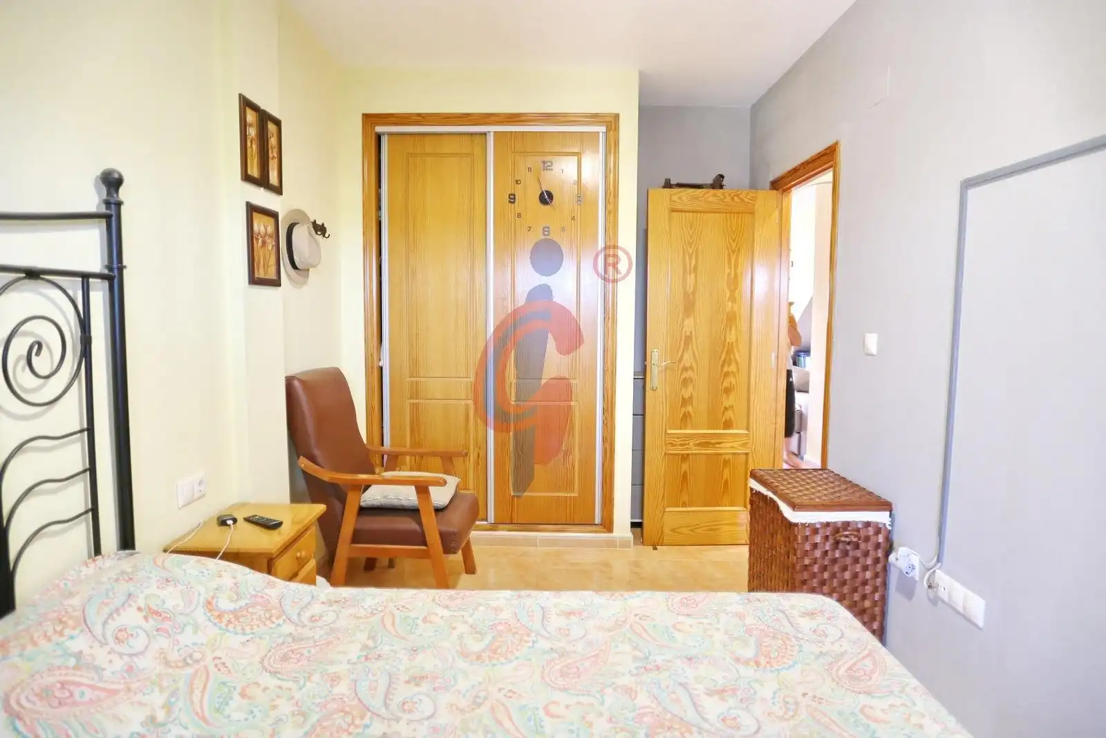 Habitación de Planta baja en venta en Daya Nueva con Jardín privado, Terraza y Amueblado