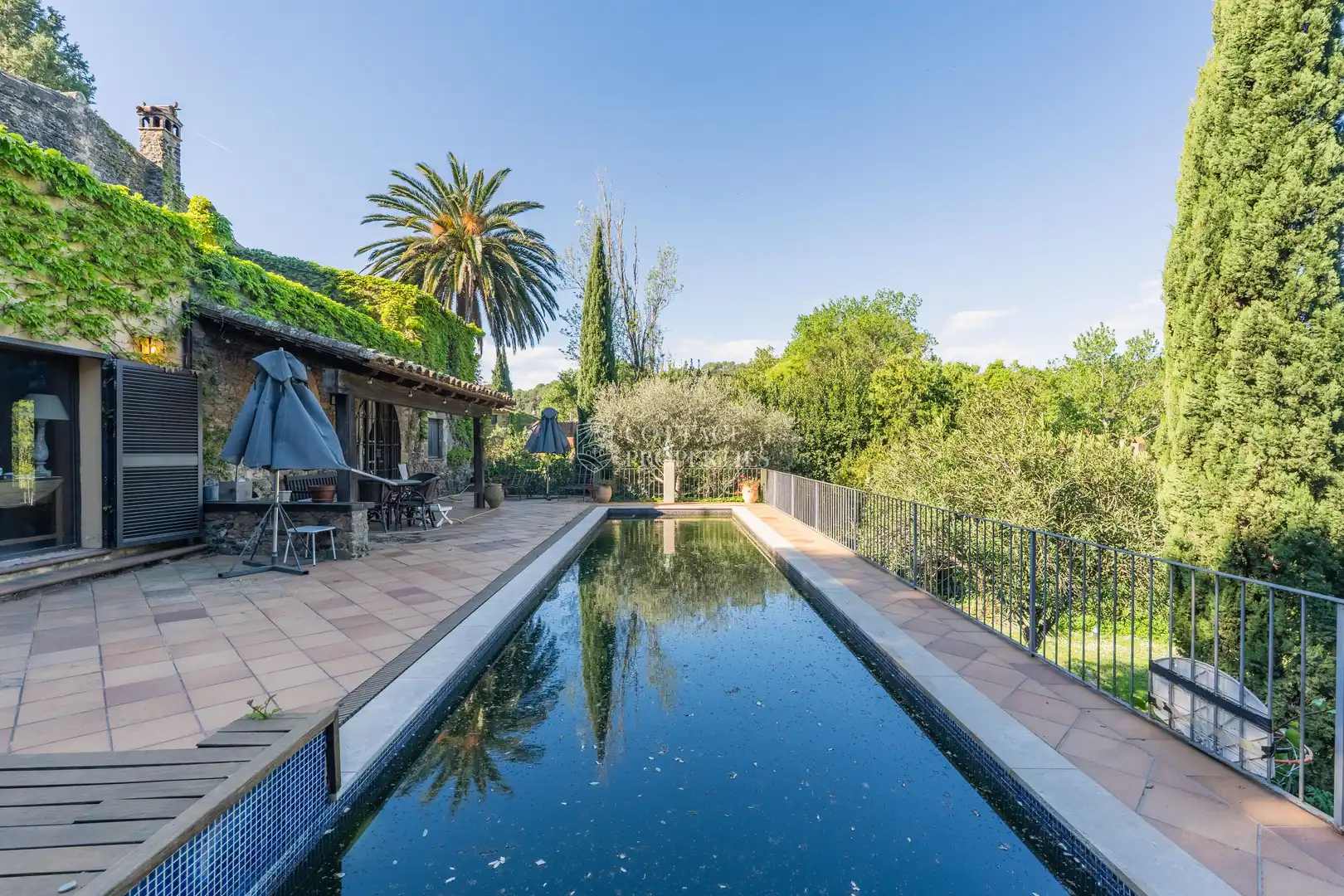 Swimming pool of Country homes for sale in Foixà  with Air Conditioner, Private garden and Swimming Pool