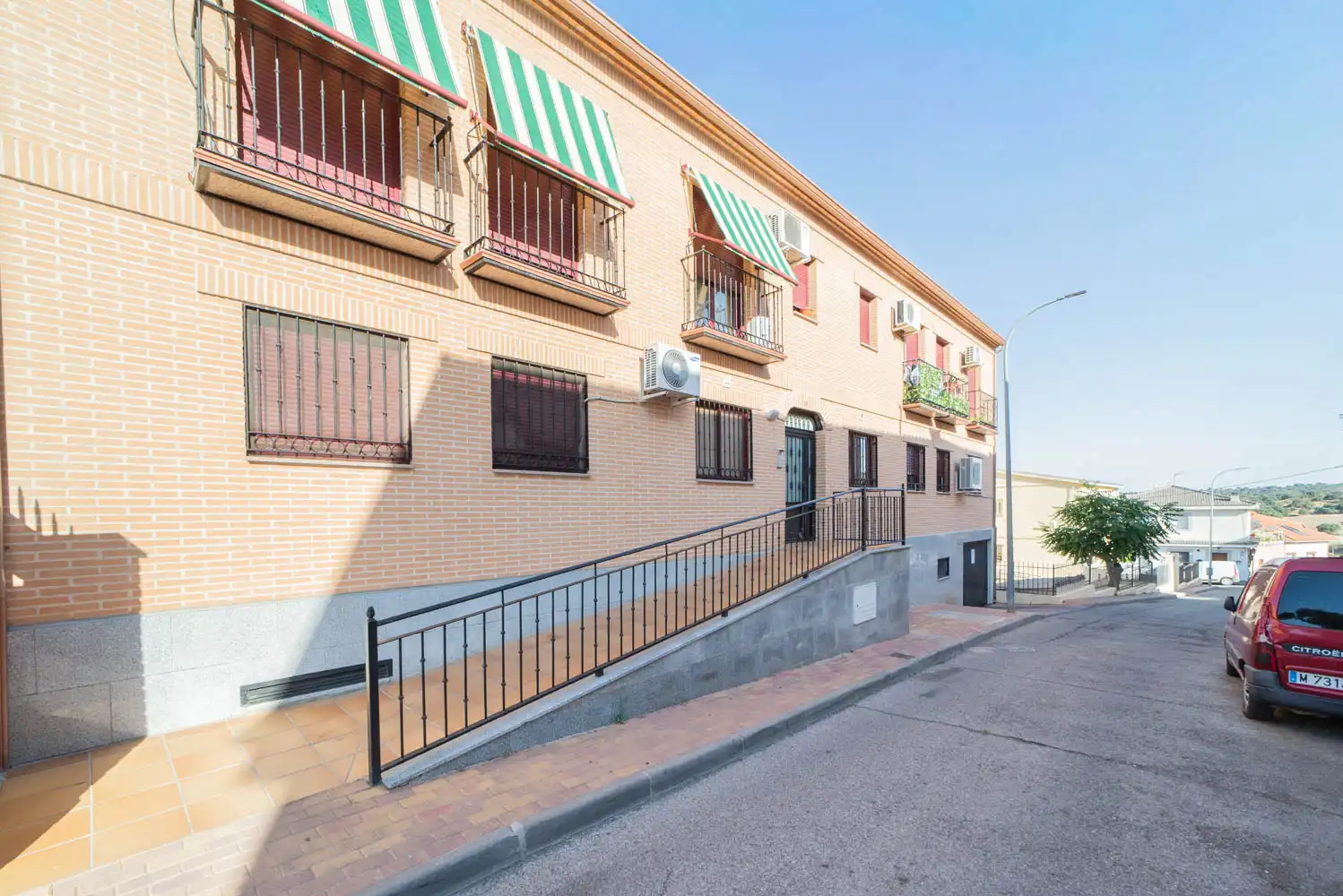 Vista exterior de Dúplex en venda en Villamantilla amb Aire condicionat, Calefacció i Terrassa