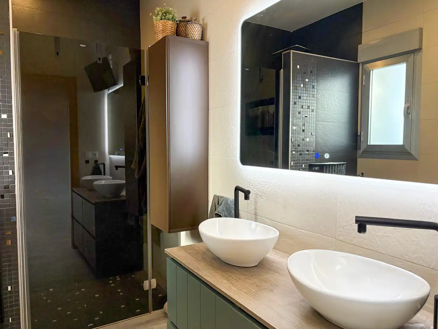 Baño de Piso en venta en Ibi con Aire acondicionado, Calefacción y Amueblado