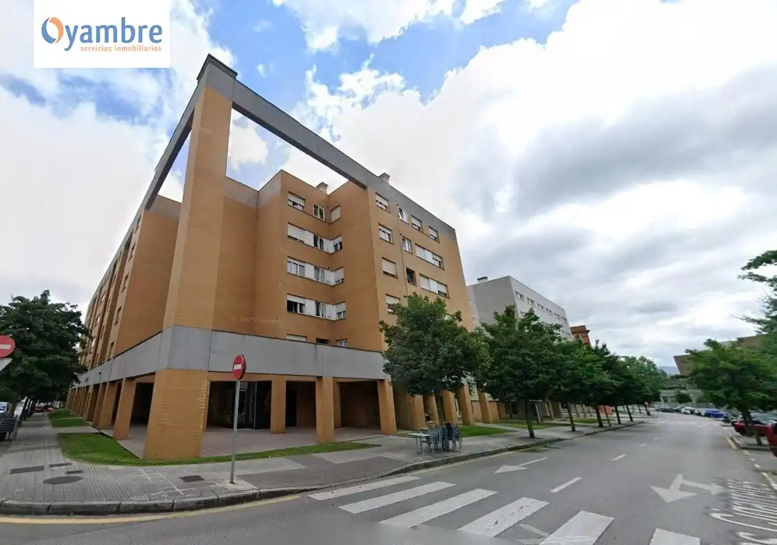 Vista exterior de Pis en venda en Gijón  amb Terrassa i Balcó