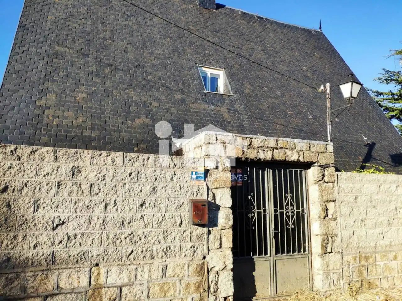 Vista exterior de Casa o chalet en venta en Herradón de Pinares con Jardín privado