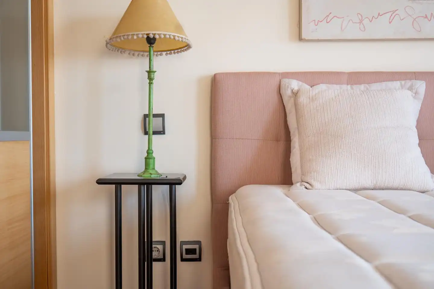 Habitación de Casa adosada en venta en Ávila con Calefacción, Jardín privado y Terraza