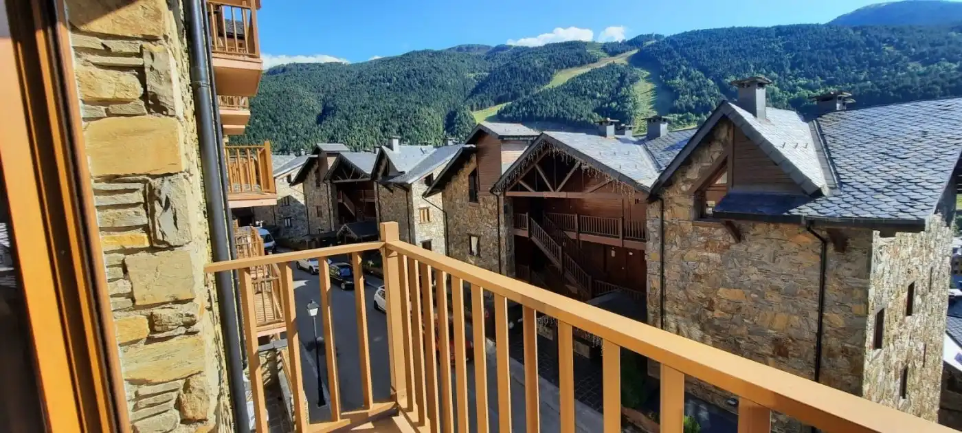Piso con terraza en alquiler en El Tarter
