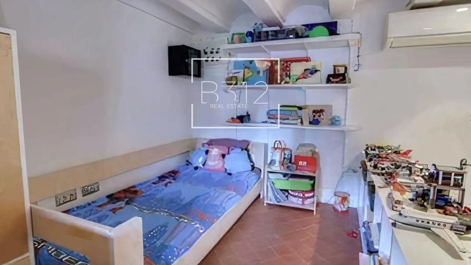 Habitación de Piso en venta en Barcelona con Aire acondicionado, Calefacción y Terraza