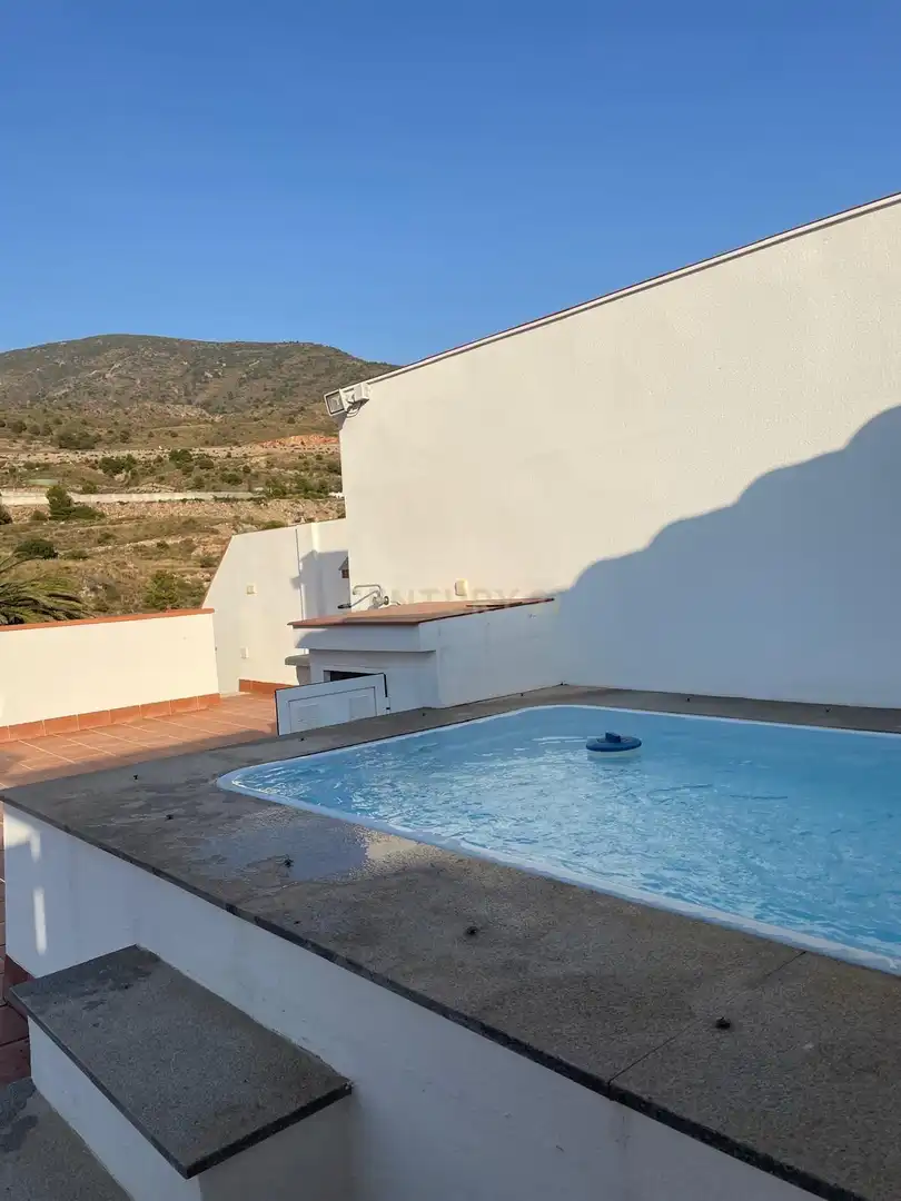 Piscina de Apartamento en venta en Vélez de Benaudalla con Aire acondicionado, Trastero y Piscina