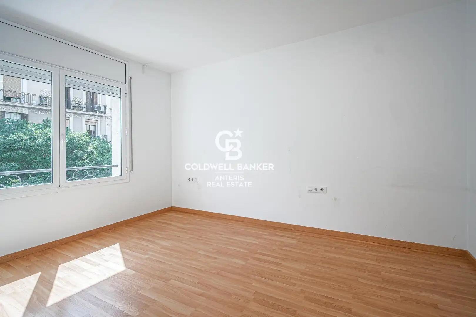 Vista exterior de Piso en venta en Barcelona con Aire acondicionado, Calefacción y Parquet