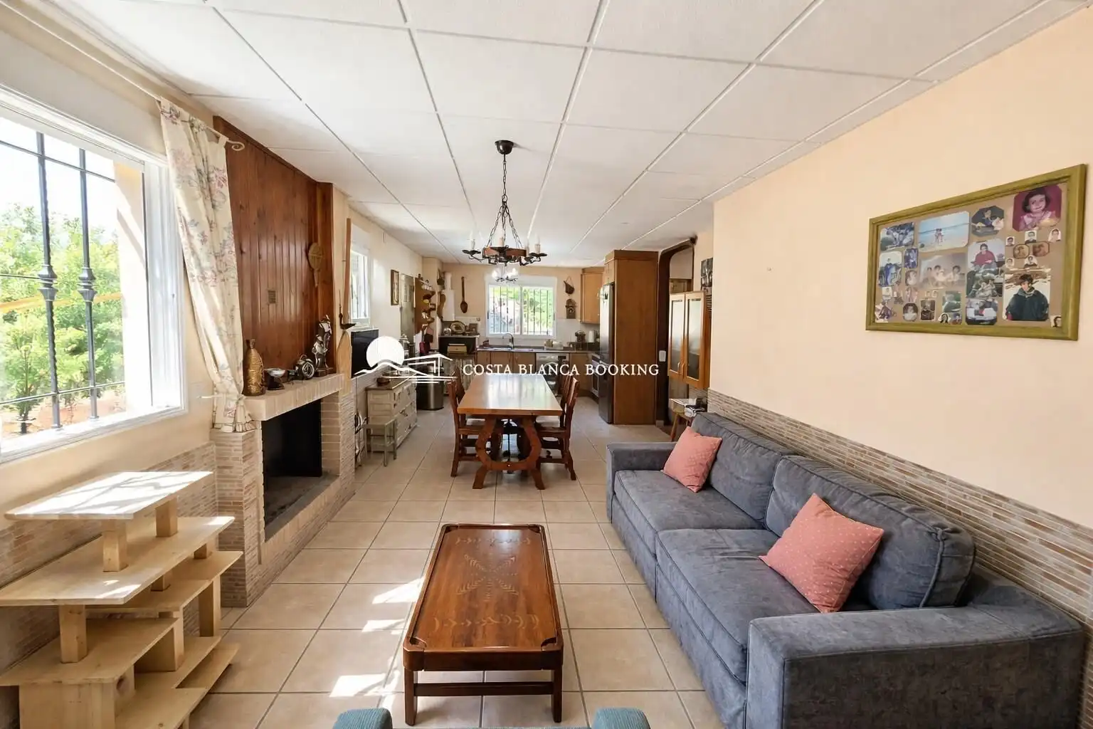 Sala d'estar de Casa o xalet en venda en L'Alfàs del Pi amb Aire condicionat, Jardí privat i Terrassa