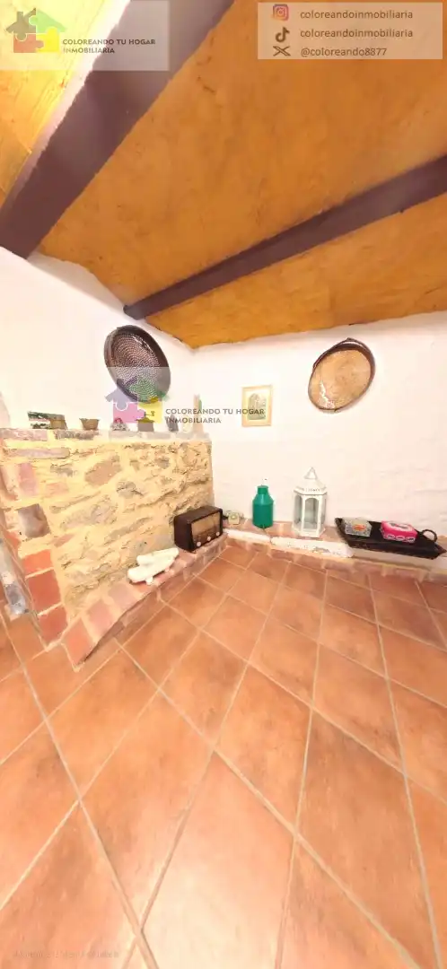 Cuina de Casa o xalet en venda en La Pola de Gordón  amb Calefacció, Jardí privat i Parquet