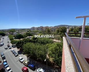 Vista exterior de Àtic de lloguer en Orihuela amb Aire condicionat, Terrassa i Balcó