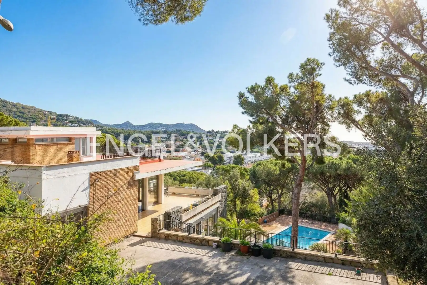 Vista exterior de Casa o chalet en venta en Premià de Dalt con Aire acondicionado, Calefacción y Jardín privado