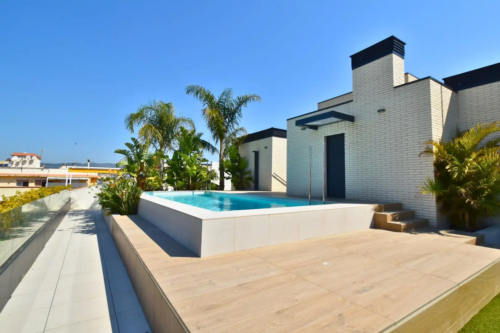 Swimming pool of Flat for sale in Vilanova i la Geltrú  with Air Conditioner, Heating and Terrace