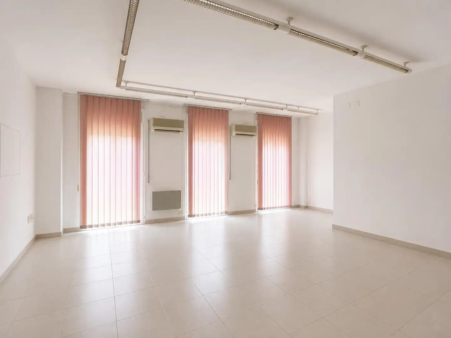 Oficina de lloguer a Carrer d'Alfons IV 18