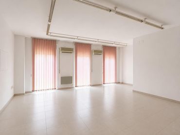 Oficina de lloguer a Carrer d'Alfons IV 18