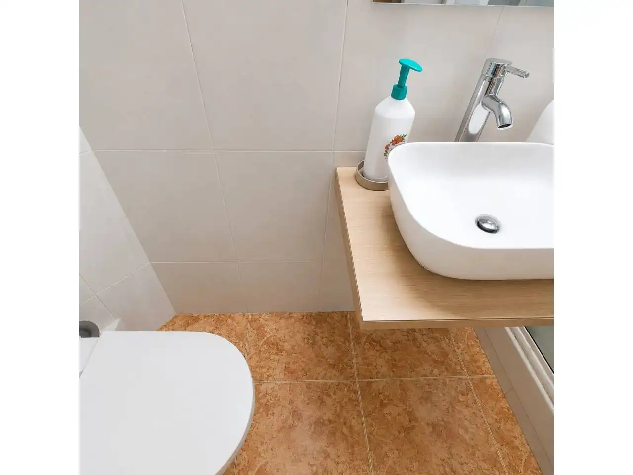 Badezimmer von Wohnung zum Verkauf in Sabadell mit Klimaanlage, Heizung und Terrasse